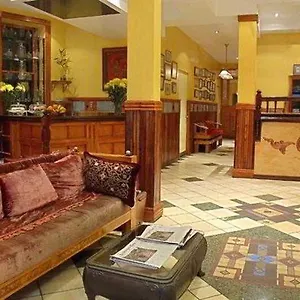 4* Hotel Blue Moon